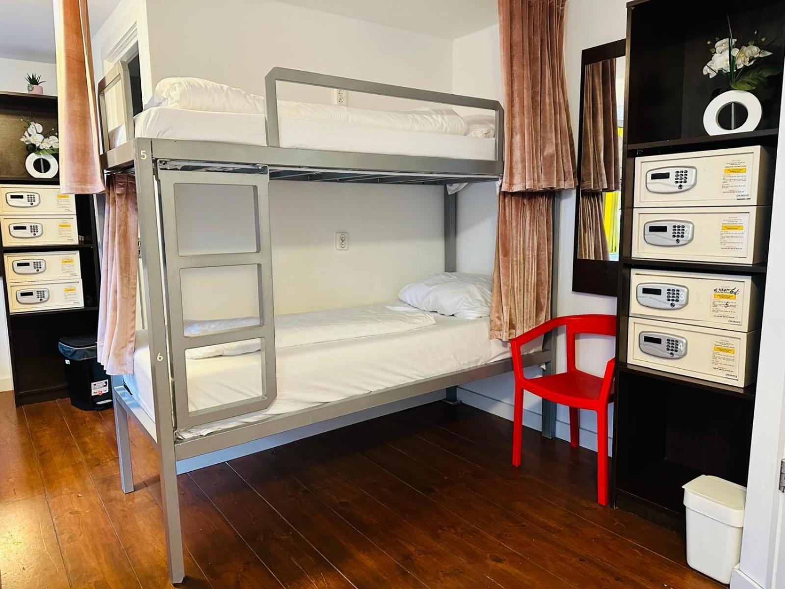 Room Mate Hostel Amsterdam Zaandam Exterior photo